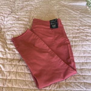 Gap new never worn Dusty Rose stretch skinny ankle length leg raw hem